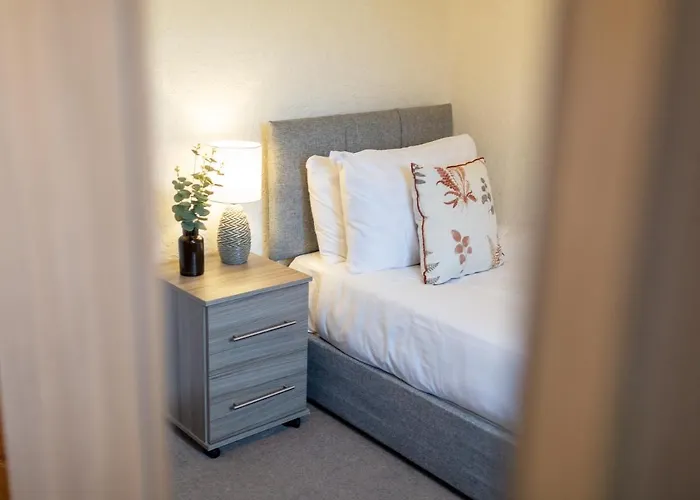 Adrian House, Near Hospital, Easy Parking + Garden